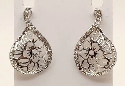 Pendientes colgantes geométricos de plata con diamantes de imitación de moda Foto 1 de 3