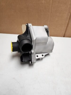 Электрический водяной насос 11517632426 для 2009-2014 BMW 135i 335i 535i 335is 640i 740i - Изображение 1 из 4