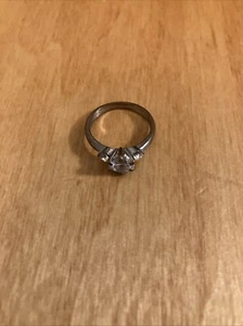 Ring mit klaren Steinen - Größe unbekannt - Bild 1 von 3