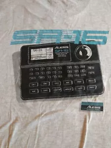 VINTAGE ALESIS STUDIO ELECTRONICS 80ER JAHRE HERGESTELLT IN DEN USA Retro Tech Drum T-Shirt SR-16 - Bild 1 von 5