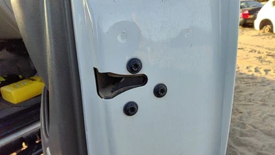 Pestillo de puerta delantera derecha para pasajero Chevy Suburban 2001-2004 con varillas/cables OEM Foto 1 de 3