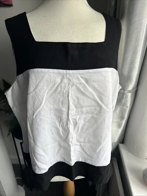 F+F Ladies Black And White Linen Blend Contrast Square Neck Top Sz 22 - Image 1 of 4