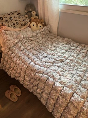 Colcha floral totalmente nueva tamaño doble Foto 1 de 4