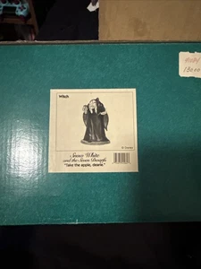 Walt Disney Colección Clásica Bruja Toma La Manzana, Figura Dearie - Imagen 1 de 5