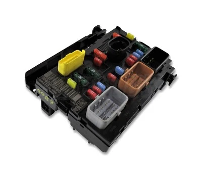 Citroen C4 Picasso BSM-L10-00 Hw : 0H Sw : 6C Fusibile & Relé Scatola 9661086980 - Image 1 of 4