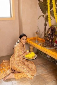 πΌ Tuta etnica Bollywood da donna | Set Kurta stampa bandhani gialla πβ¨ - Foto 1 di 5