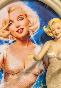 Bradford Exchange Diamantes y Perlas Marilyn Monroe Feliz Cumpleaños Sr. Presidente - Imagen 1 de 5