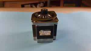 MH7-1130 / 23KM-K033-P4V Stepping Motor - Picture 1 of 3