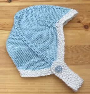 HAND KNITTED BABY HAT / HELMET - NEWBORN - BLUE AND WHITE - NEW - Picture 1 of 1