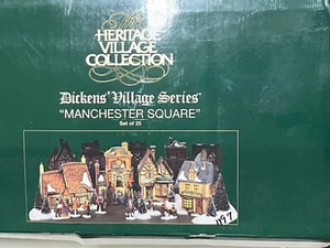 DEPT 56 "MANCHESTER SQUARE" JUEGO DE 25 DICKENS' VILLAGE - Imagen 1 de 3
