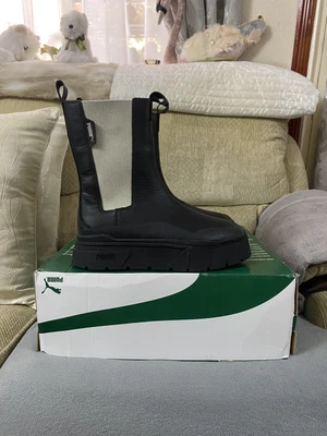 Puma Mayze Stack Chelsea Boots Black/Beige | Grelly UK