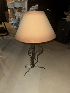 table lamp - Picture 1 of 2
