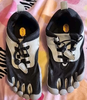 Vibram Fivefingers V-Run Retro running shoes 21M8001 Size 6.5-7 - Image 1 of 4