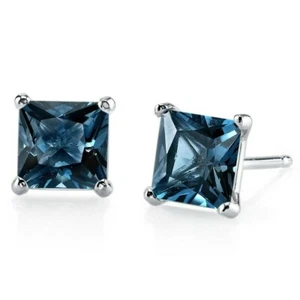 Orecchini a borchie topazio blu 2,54 ct Princess Cut London in oro bianco 14K - Foto 1 di 5