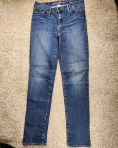 Eddie Bauer Womens Slightly Curvy Straight Jeans Denim Size 4 Blue Stretch - Picture 1 of 19