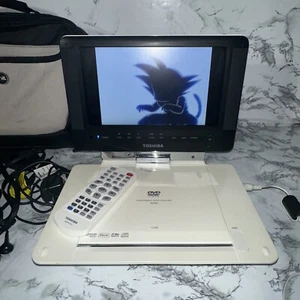 TOSHIBA SDP93S, Portable DVD Player, with Battery Pack. 9in . - Picture 1 of 5