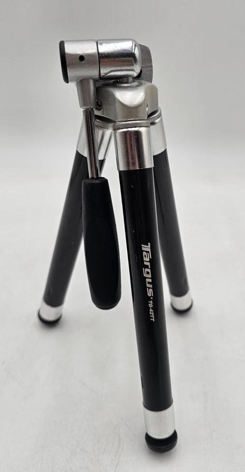 Targus Portable Tripod TG-42TT Extends 11" to 42” Desk/Travel Lightweight Black - Image 1 of 3