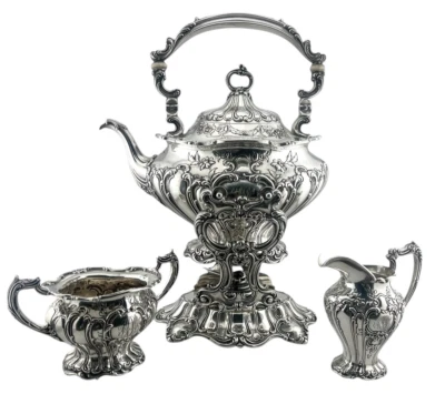 Juego de tetera Gorham Chantilly-Grand de tres piezas de plata de ley Foto 1 de 4