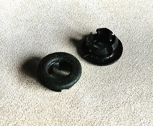 MAZDA R100 RX2 RX3 808 CAPELLA LOCK KNOB GROMMETS NEW 2PCS - Picture 1 of 1