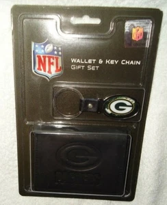 GREEN BAY PACKERS EMBOSSED WALLET AND KEY CHAIN GIFT SET  NEW IN PACKAGE - Picture 1 of 4