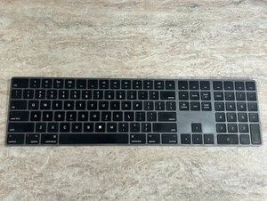 Apple Magic Keyboard Full Size With Numeric Keypad Lightning Port - Picture 1 of 6