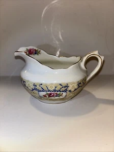 Royal Albert’s Lady Crown China England N 837063 Gravy Boat Vintage - Picture 1 of 8