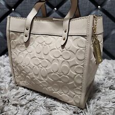 Coach Field Tote 22 - Signature Leather, Ivory