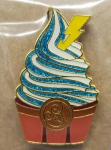 Alfiler de cupcake caja ciega Loungefly X Disney - Hércules - Imagen 1 de 4