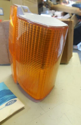 Lente lámpara de estacionamiento Mercury Cougar 1971 1972 LH D1WY-13209-A nuevo de lote Foto 1 de 3