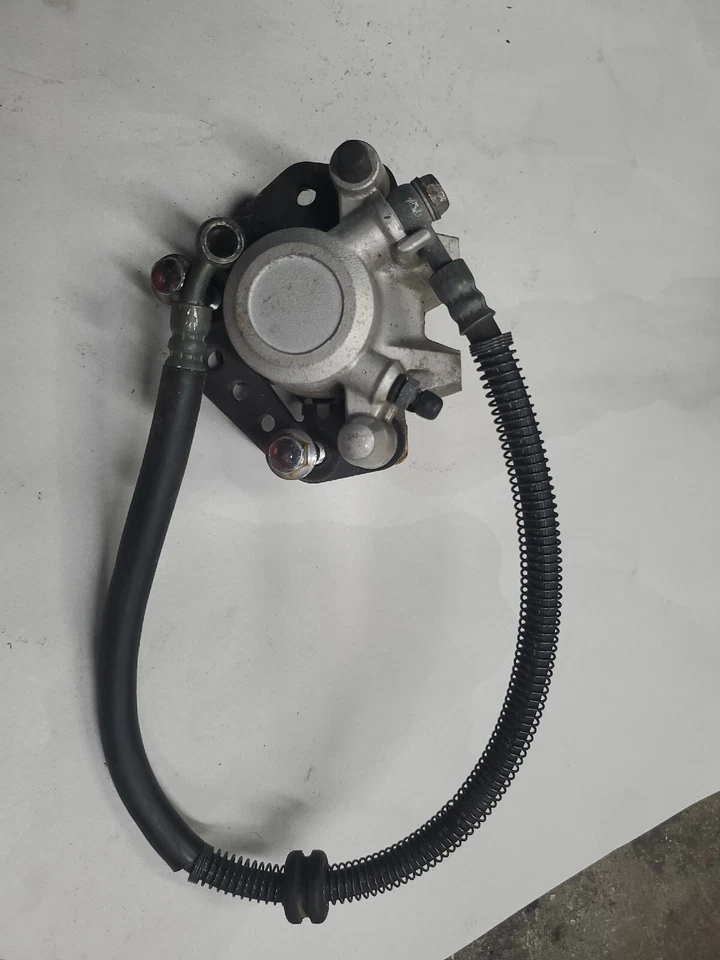 1985 - 2006 KAWASAKI VN750 VULCAN FRONT RIGHT BRAKE CALIPER - Image 1 of 4