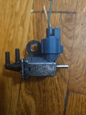 89-95 TOYOTA PICAPE 4RUNNER 22RE VSV VÁLVULA INTERRUPTOR DE VÁCUO 90910-12085 FABRICANTE DE EQUIPAMENTO ORIGINAL - Imagem 1 de 3