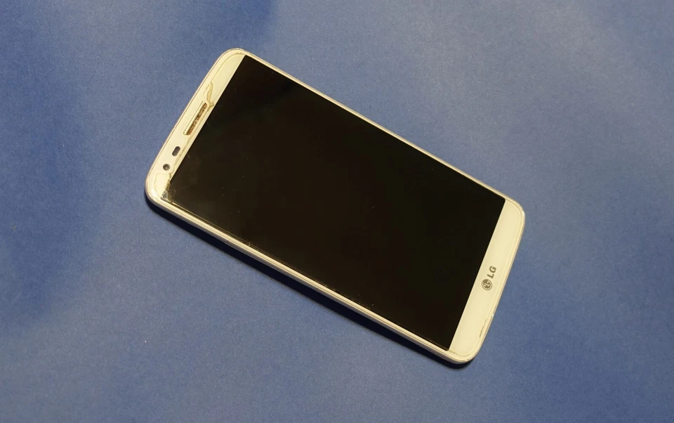 Smartphone LG-G2 32 Gb + LG-G2 16Gb con cover. Venduti in coppia. Da riparare - Immagine 1 di 4