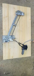 94-01 ACURA INTEGRA SEDAN 4DR PASSENGER RIGHT FRONT WINDOW REGULATOR W/MOTOR OEM - Picture 1 of 6