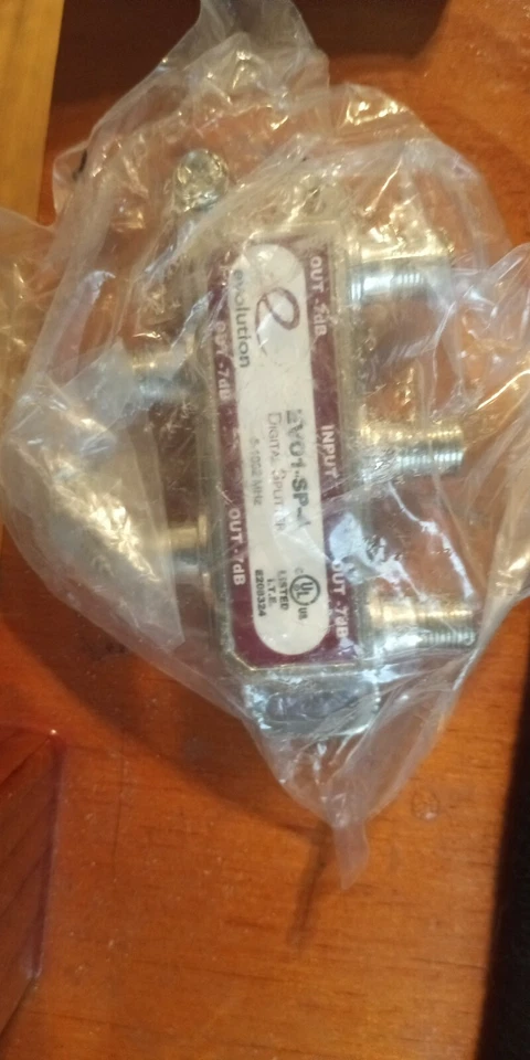 25pc evolution 4-way Cable SPLITTER TV DIGITAL CABLE INTERNET COAXIAL 5-1002Mhz - Image 1 of 1