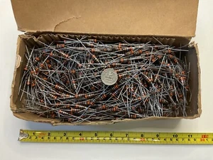 Lot of 900 TRW 0.33 Ohm 5% 1W Wire Wound Resistors - Picture 1 of 4