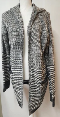 Cárdigan abierto de manga larga con capucha mediano Bethany Mota para mujer Foto 1 de 4