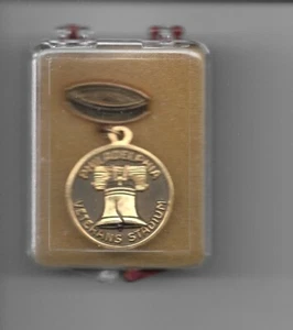 1980 PHILADELPHIA PHILLIES WORLD SERIES PRESS PIN IN ORIGINAL CASE LOOKS MINT - Picture 1 of 3