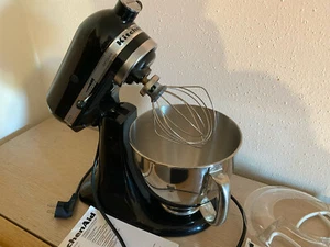 KitchenAid Artisan 300W Küchenmaschine onyx Schwarz (5KSM150) - Bild 1 von 4