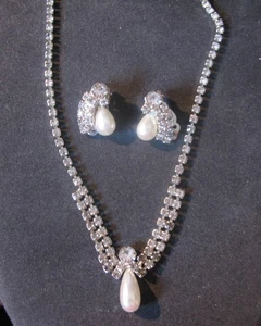 Rhinestone & Drop Faux Pearl Vintage Necklace & Clip Earrings - Picture 1 of 4