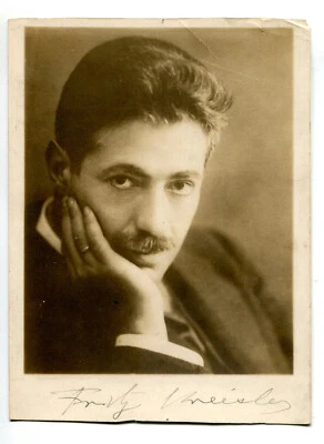 Fritz Kreisler Signed Photo, Violinist and  Composer - Image 1 of 4