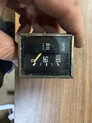 1968 - 1971 MG MGB GT Oil Pressure Gauge #1 BP4402/00 - Image 1 of 4