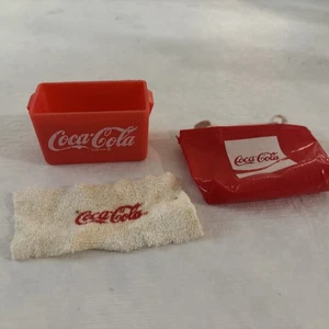 1986 BBI COCA COLA SUMMER FUN ACCESSORIES FOR BARBIE BAG TOWEL Cooler 4025 - Picture 1 of 4