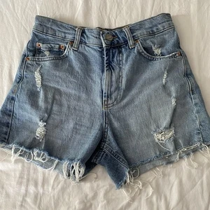 BDG Urban Outfitters Jeansshorts Damen 25 blau abgeschnitten distressed Baumwollmischung - Bild 1 von 8