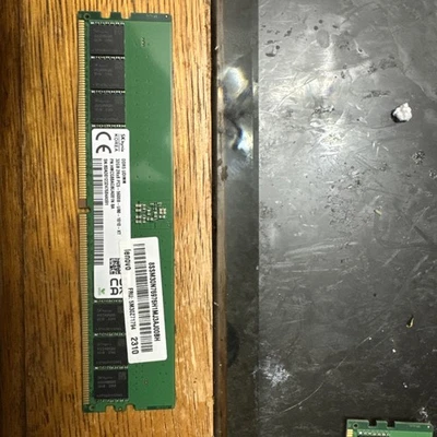SK Hynix 32GB DDR5 5600 ECC EC4 UDIMM RAM 2Rx8 PC5-5600B-EE0 HMCG88AGBEA084N - Image 1 of 2
