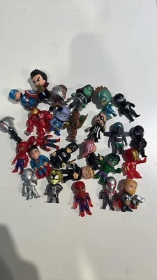 Lot de 26 mini Figurines Marvel Avengers Neuves - Photo 1/2