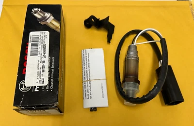 Bosch Oxygen Sensor 15704 fit Dodge Jeep Plymouth Chrysler Eagle Mitsubishi - Image 1 of 3