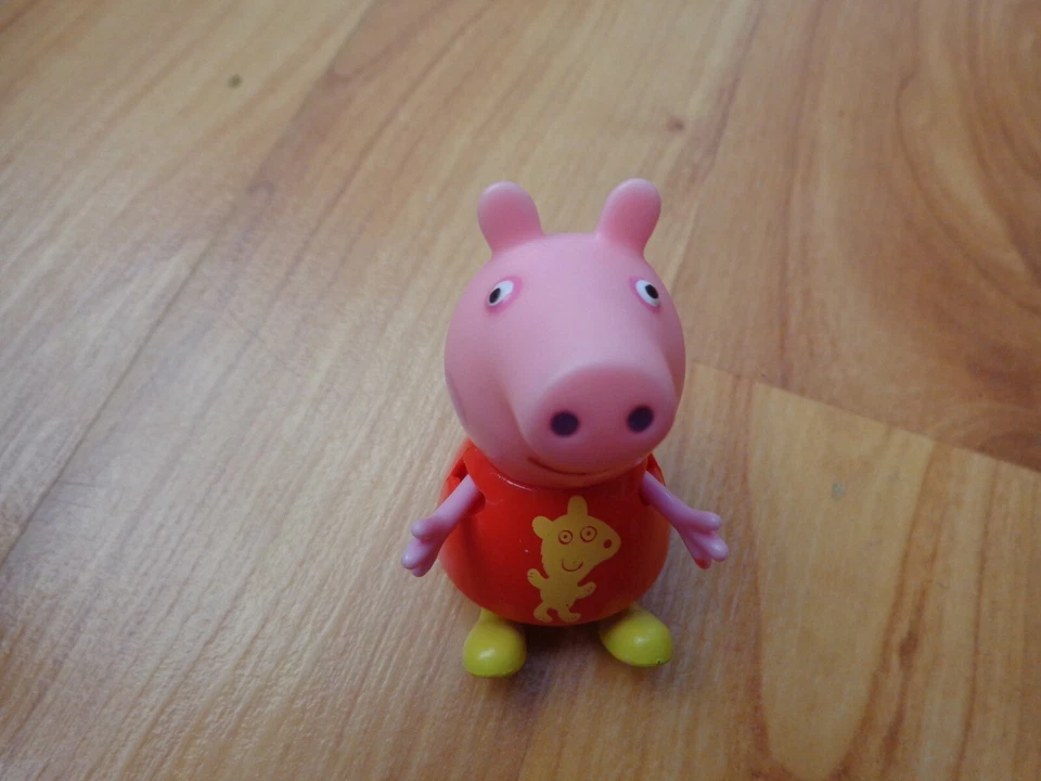 Peppa Pig Serie De TV - En Personaje Vestido Figura de Acción - Imagen 1 de 1