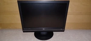 LG 22 inch flat screen TV - Picture 1 of 8