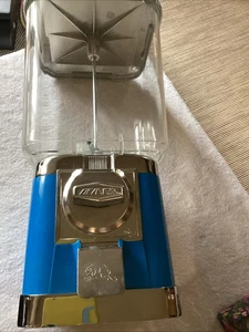 Beaver Brand Bubble Gum Machine With Key . Blue Color Plastic Case T1 - Picture 1 of 3