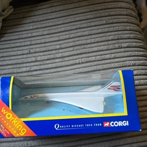 2004 Corgi Classics 59902 Concorde New British Airways Livery Moving Nose Cone - Picture 1 of 2